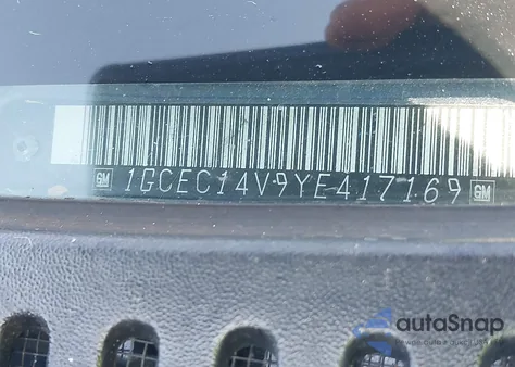 2000 Chevrolet Silverado 1500 C1500 z USA, uszkodzony, nr VIN 1GCEC14V9YE417169